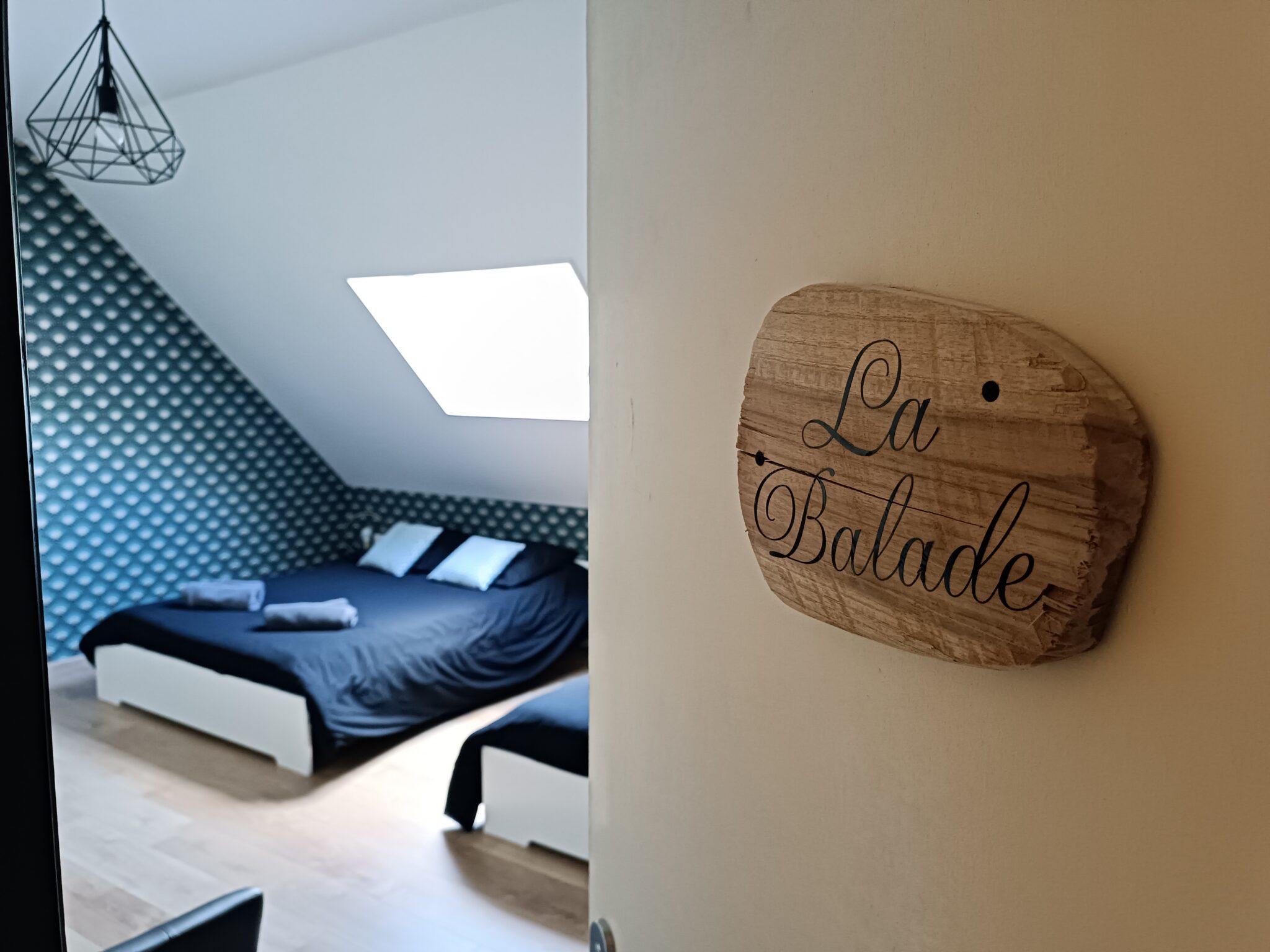Entrée de la chambre d’hôtes La Balade avec vue sur les lits
