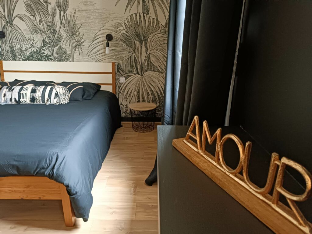 bloemstraete-chambre-tropicale-chic-vue-generale