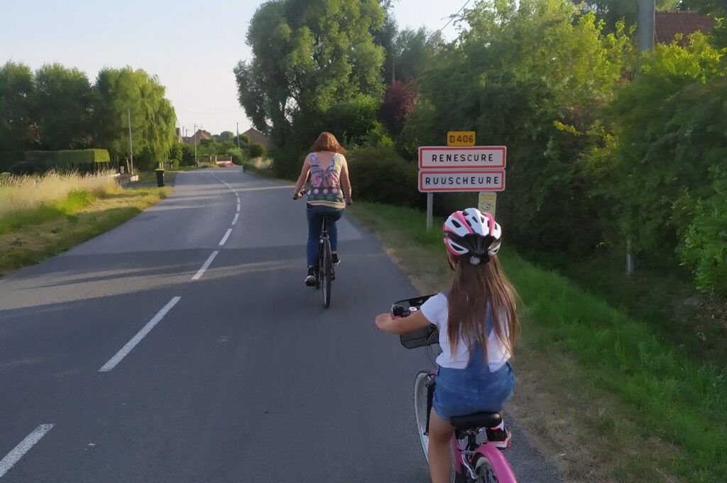 Départ à vélo depuis Le Bloemstraete à Renescure