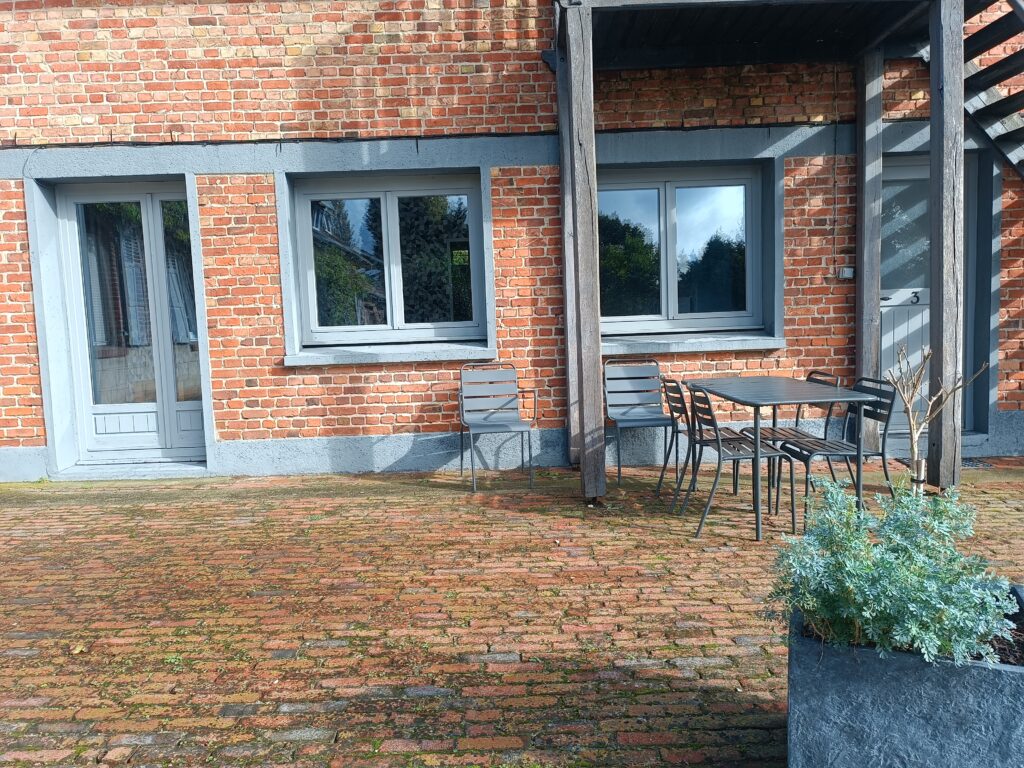 Terrasse extérieure du gîte Le Bloem Sérénité